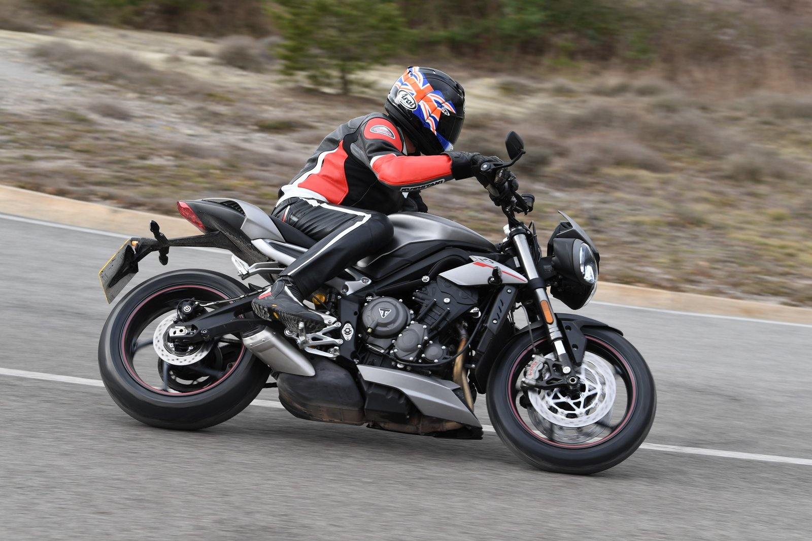 Triumph Street Triple RS and S Comparison Triumph - Street Triple RS and S Comparison