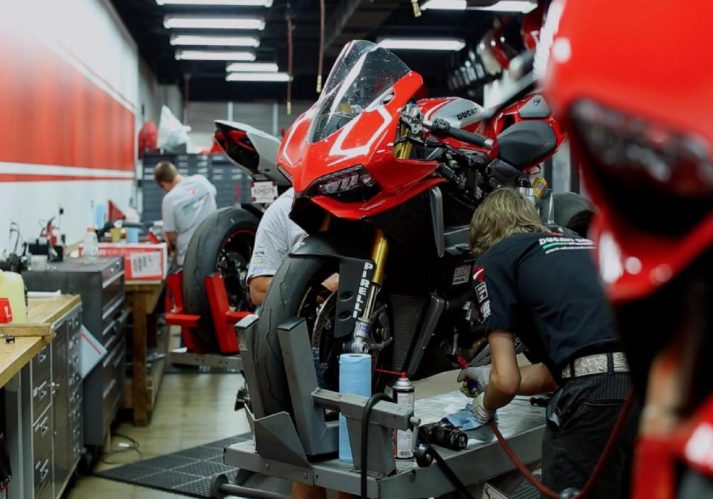 Way to carry out maintenance of Motorcycle Motorcycle Maintenance