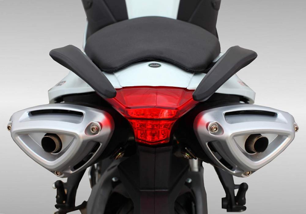 Benelli TNT 600i Review: Is it a worthy package? Benelli TNT 600i Review India