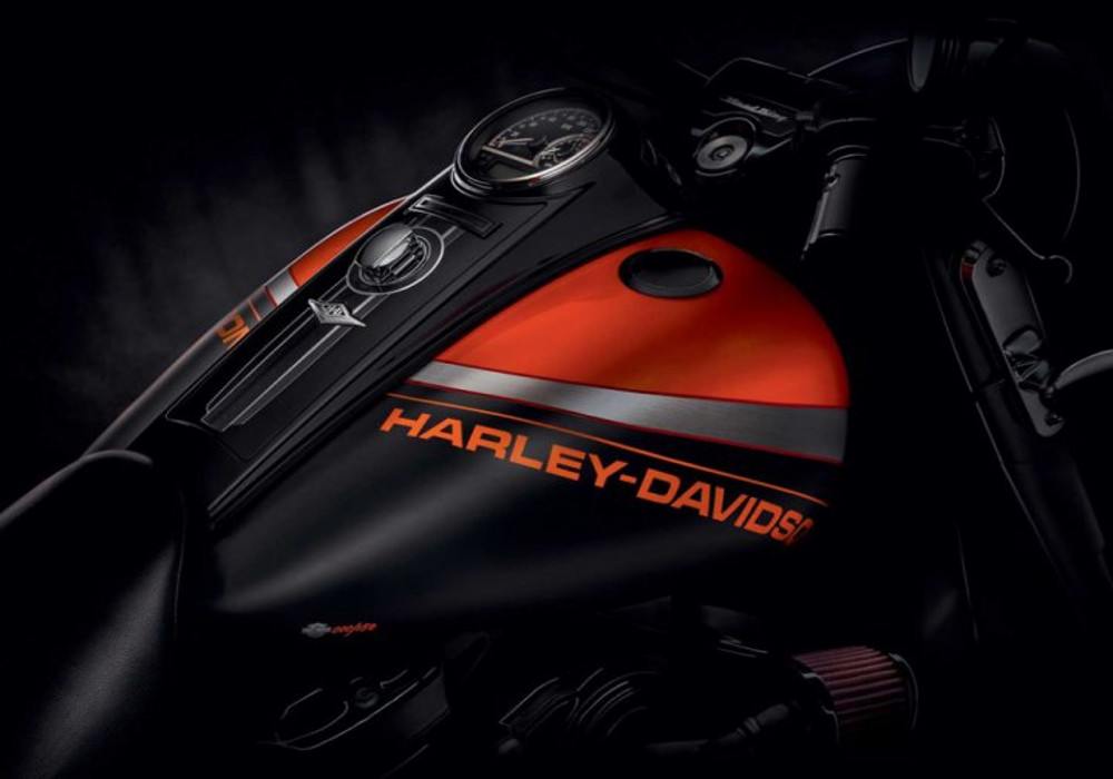 Limited Custom Paint Sets launched by Harley Davidson Harley Davidson Custom Paint Set