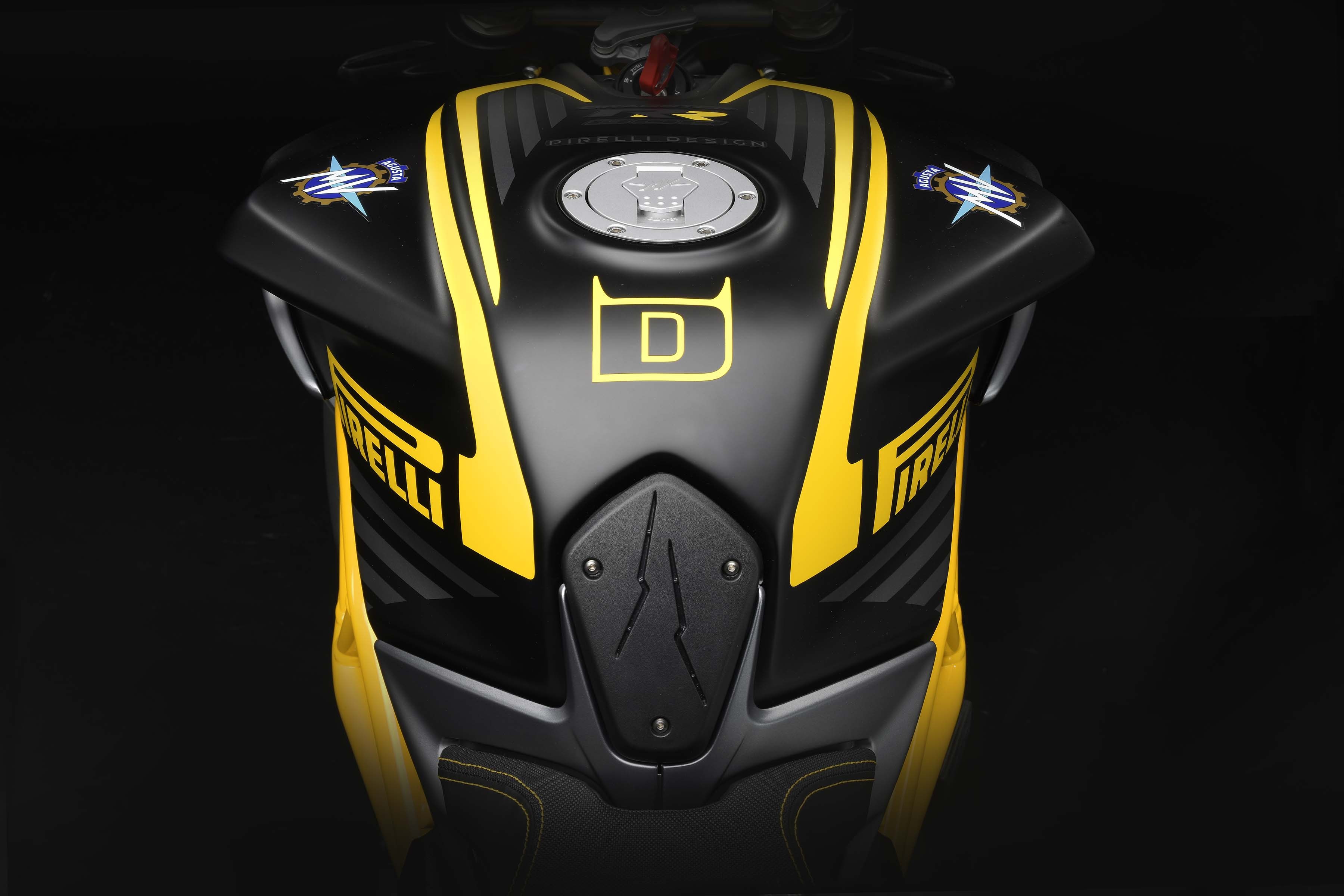 MV-Agusta-Dragster-800-RR-Pirelli-03