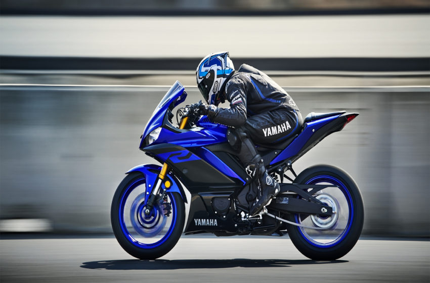 2019-Yamaha-YZF-R320-EU-Yamaha_Blue-Action Cover 3