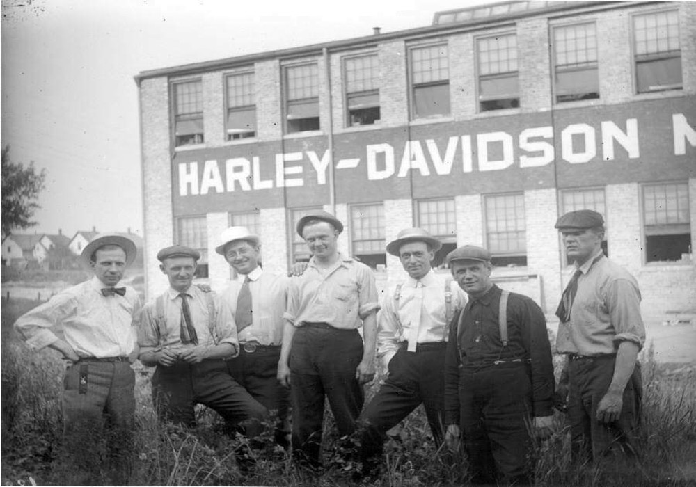 News : Rare pictures of Harley Davidson Factory from 1920’s to 1950’s