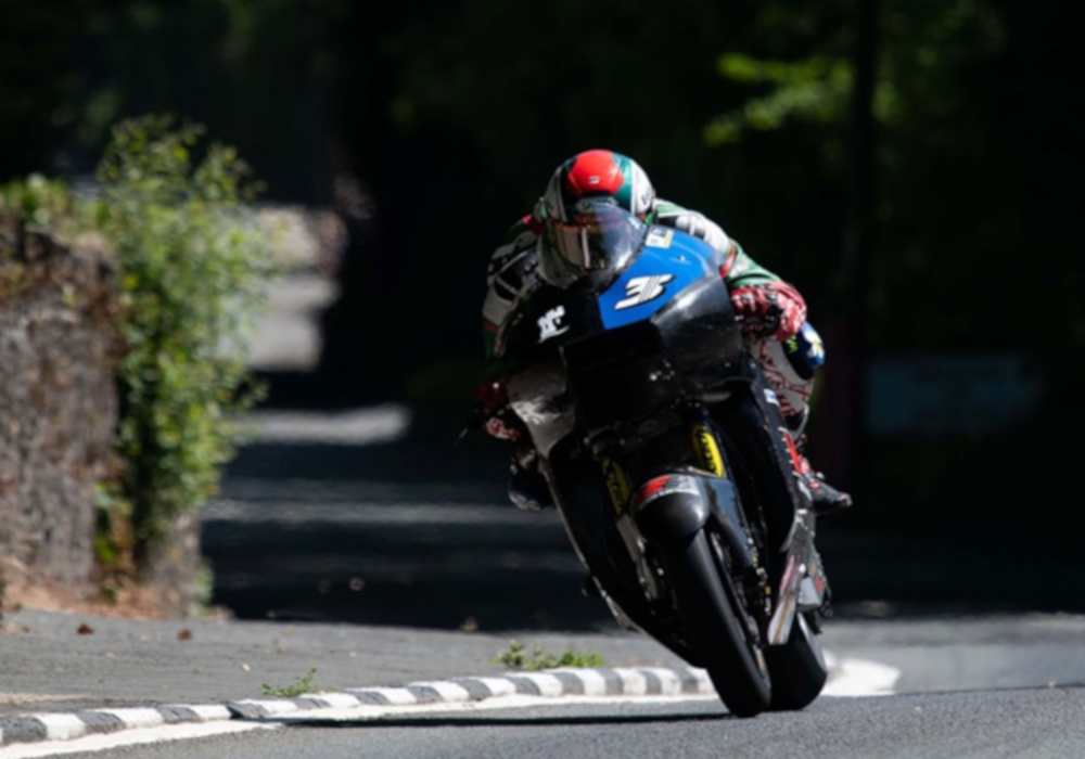 Isle of Man TT : Daley Mathison dies during crash