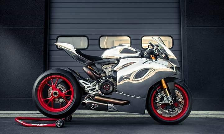 Custom : Jan Vanelslande’s custom Ducati Panigale