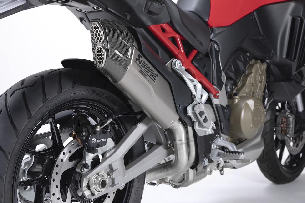 Ducati-Multistrada-V4-Akrapovic
