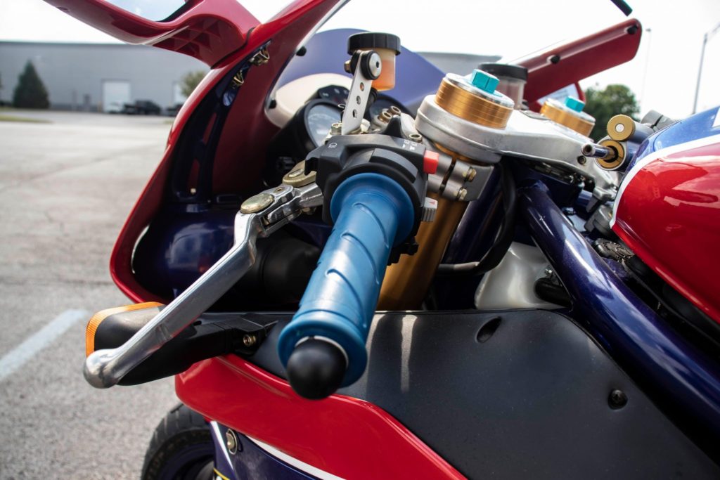 2002_ducati_998s_bostrom_155-8