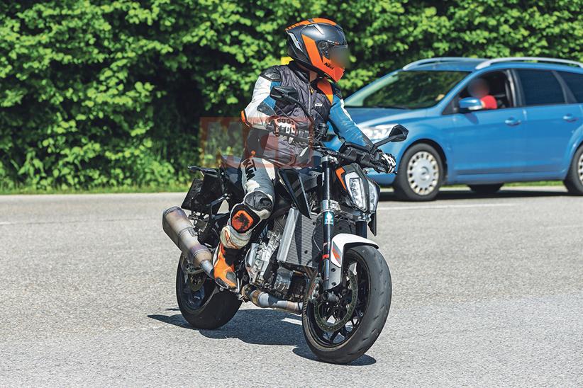 KTM-Duke-990-Spotted-2