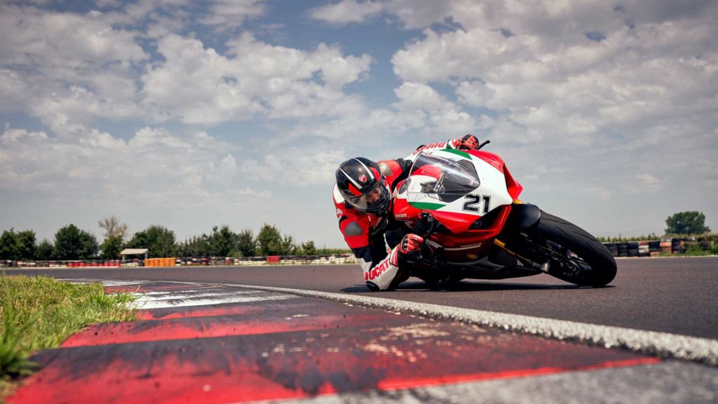 ducati-panigale-v2-bayliss-1st-championship-20th-anniversary-edition-23