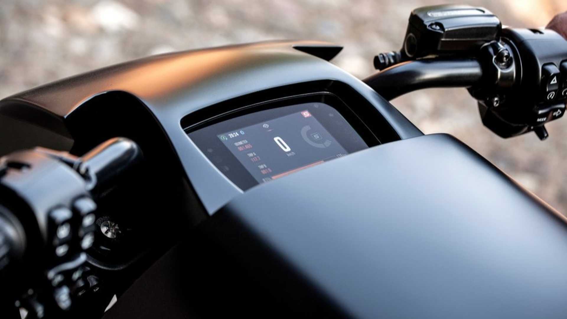 radical-custom-harley-davidson-livewire-moto-adonis