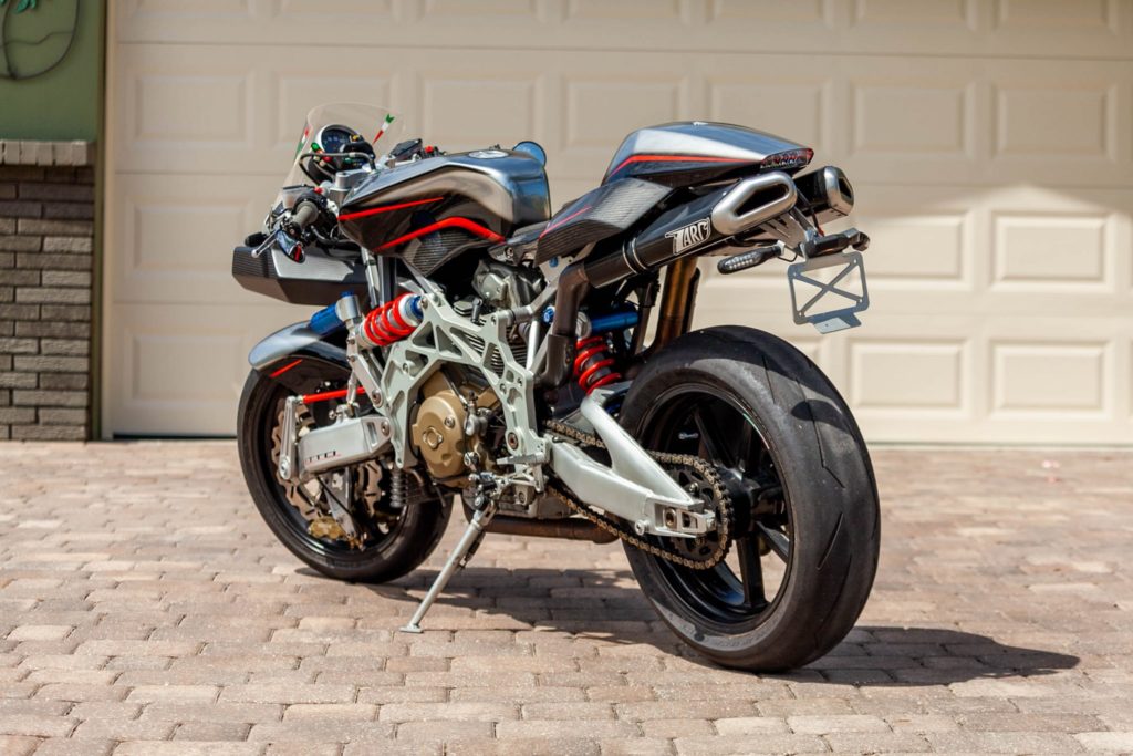 2008_vyrus_985_c3_4v_163224531506ef3cd0e6e04e50c2008_vyrus_985_c3_4v_1630510954ef66e7dff9f98764da7f1900e8