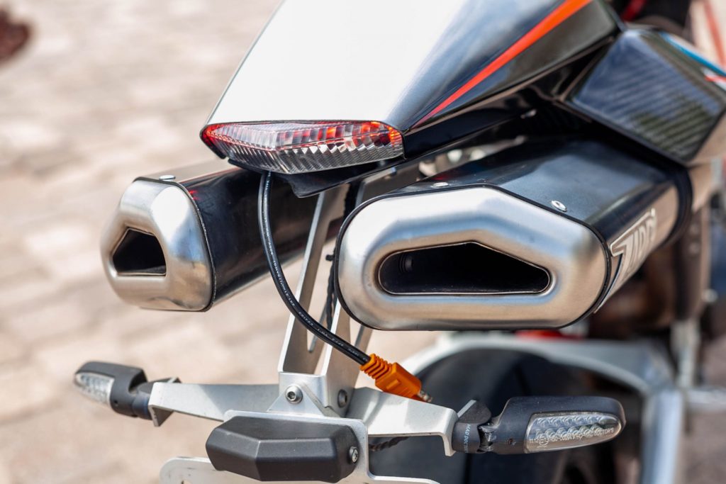 2008_vyrus_985_c3_4v_163224531506ef3cd0e6e04e50c2008_vyrus_985_c3_4v_1630510954ef66e7dff9f98764da7f1900e8