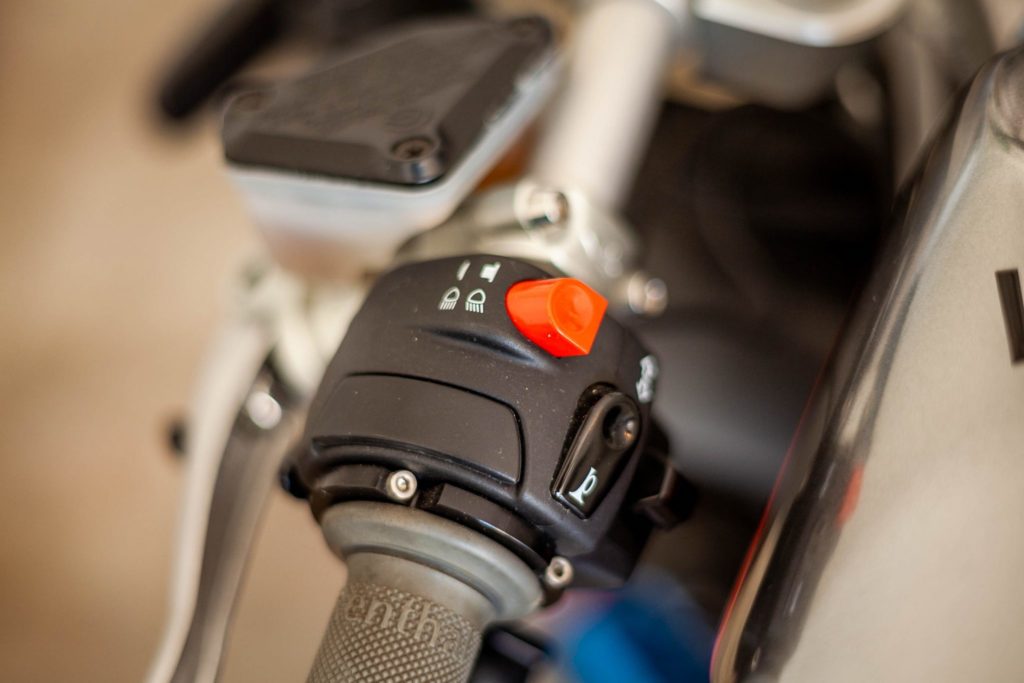 2008_vyrus_985_c3_4v_163224531506ef3cd0e6e04e50c2008_vyrus_985_c3_4v_1630510954ef66e7dff9f98764da7f1900e8