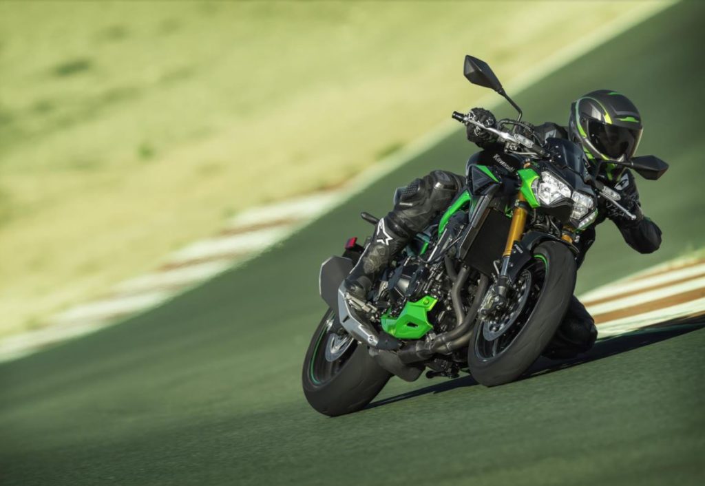 2022-Kawasaki-Z900-SE-9