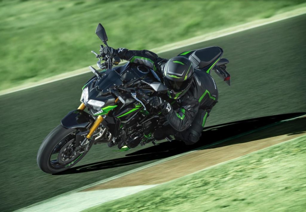 2022-Kawasaki-Z900-SE-9