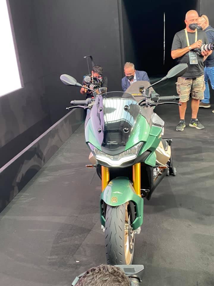 Cover-2022-Moto-Guzzi-V100-Mondello-Sports-Tourer-4