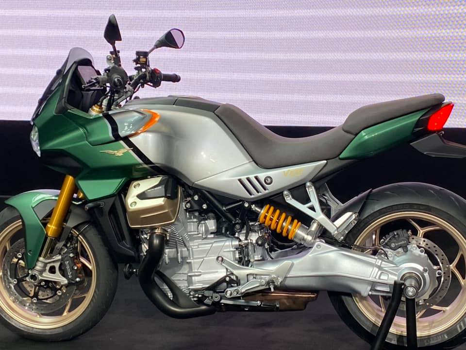 Cover-2022-Moto-Guzzi-V100-Mondello-Sports-Tourer-4