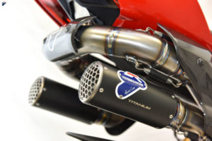 Cover-termignoni_D200_panigale_V4_Black_dett3-2.jpg