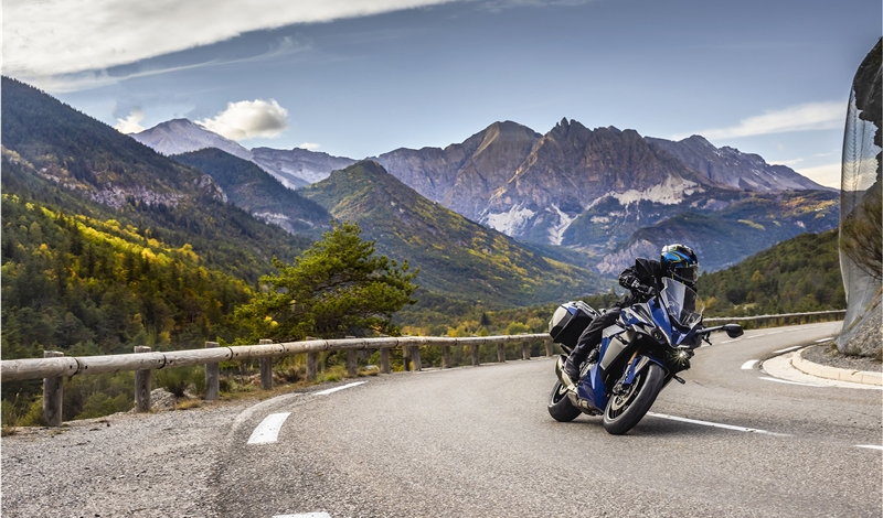 Cover-Suzuki_NUOVA_GSX-S1000GT_06_GSXS1000GT-45056-800x470