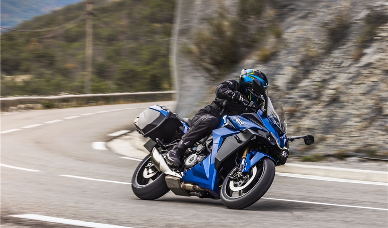 Cover-Suzuki_NUOVA_GSX-S1000GT_06_GSXS1000GT-45056-800x470