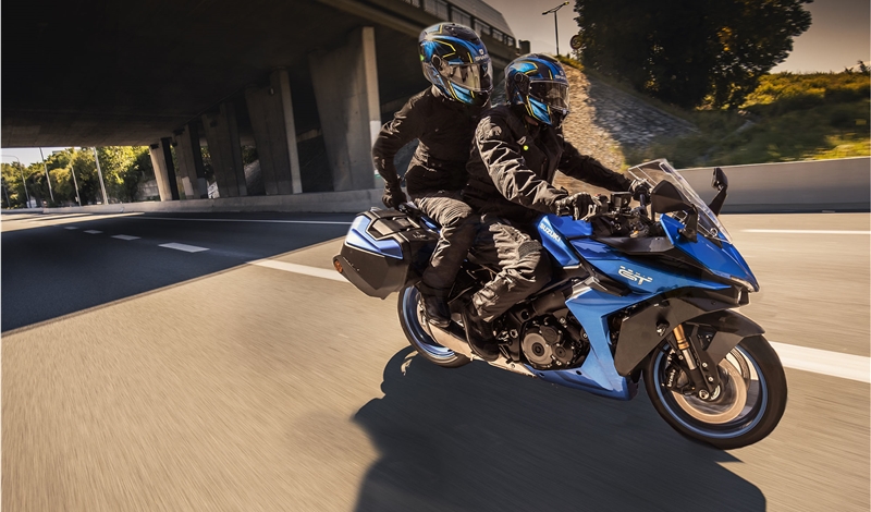 Cover-Suzuki_NUOVA_GSX-S1000GT_06_GSXS1000GT-45056-800x470