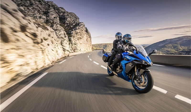 Cover-Suzuki_NUOVA_GSX-S1000GT_06_GSXS1000GT-45056-800x470