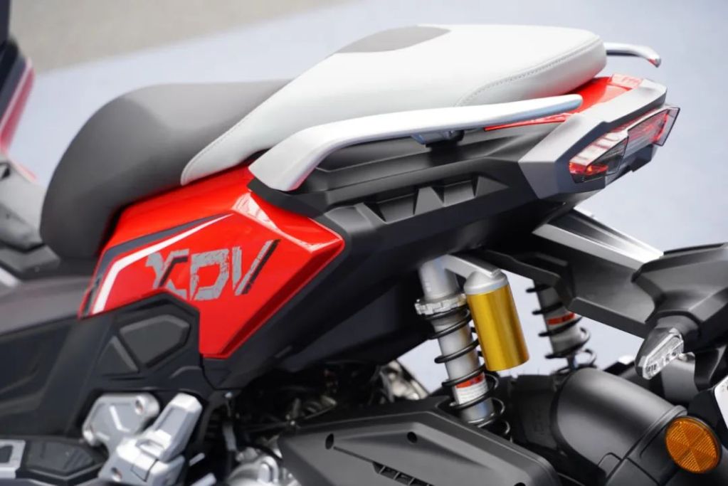 Cover-XDV300i-2022-Longjia-1