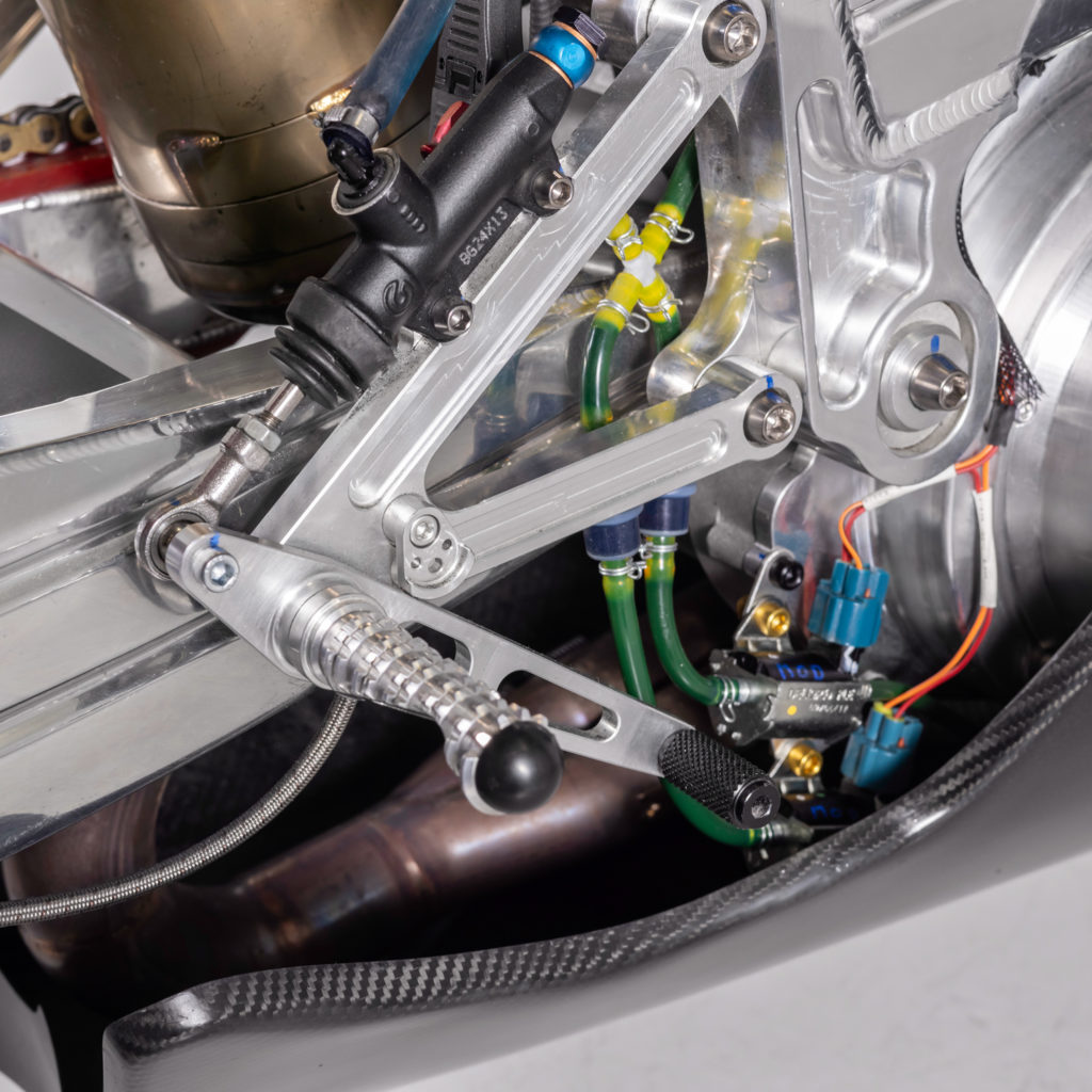 crighton-reveals-new-motogp-like-cr700w-rotaries-are-back_6
