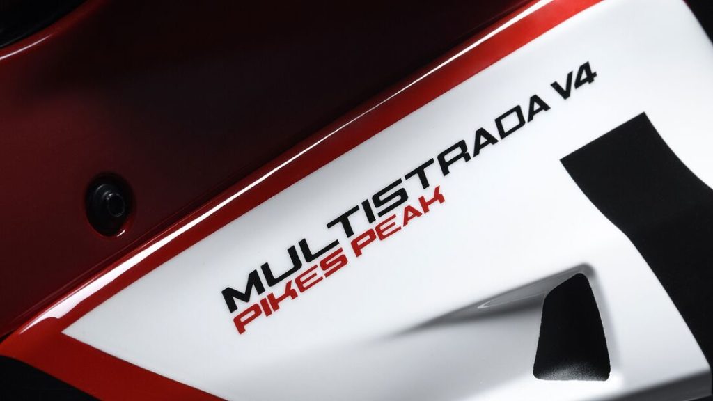 Cover-Ducati-Multistrada-V4-Pikes-Peak-2021-