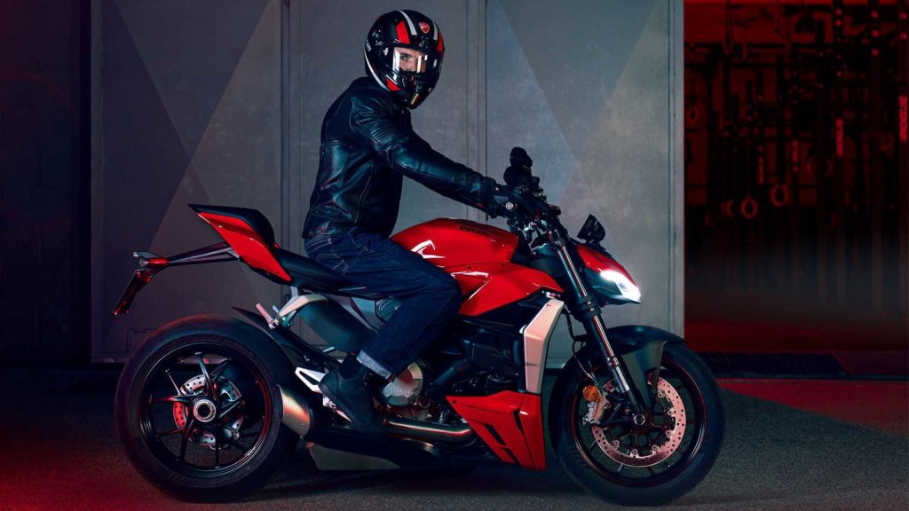 2022-ducati-streetfighter-v2