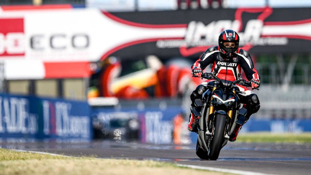 2022-ducati-streetfighter-v4-sp