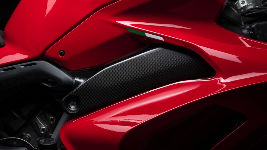 Panigale-MY22-Accessoriate-05-Gallery-1920x1080
