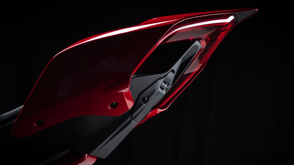 Panigale-MY22-Accessoriate-10-Gallery-1920x1080