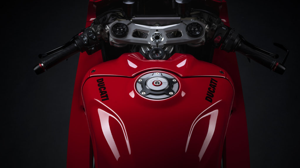 Panigale-MY22-Accessoriate-12-Gallery-1920x1080