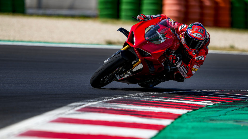 Panigale-MY22-Dinamica-31-Gallery-1920x1080