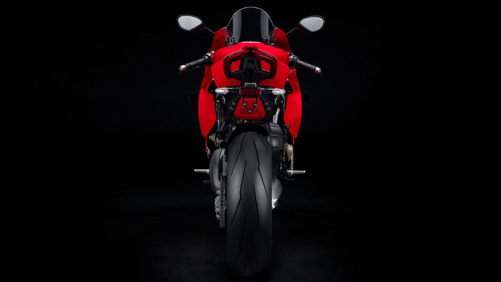 Panigale-MY22-Studio-41-Gallery-1920x1080