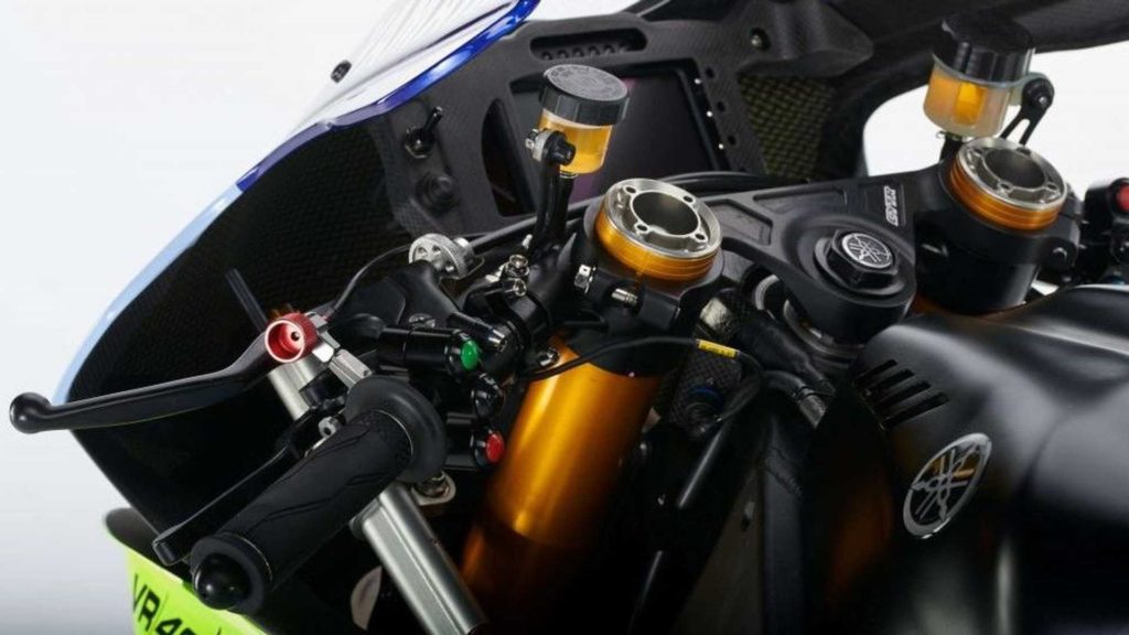 yamaha-r1-gytr-vr46-tribute-2
