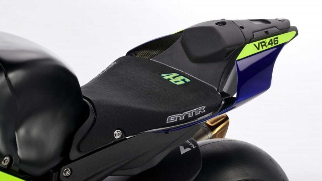 yamaha-r1-gytr-vr46-tribute-2