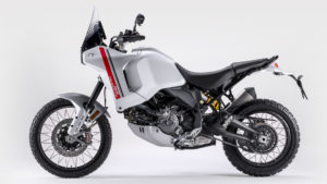 Ducati-DesertX-MY22-01-Overview-Gallery-1920x1080