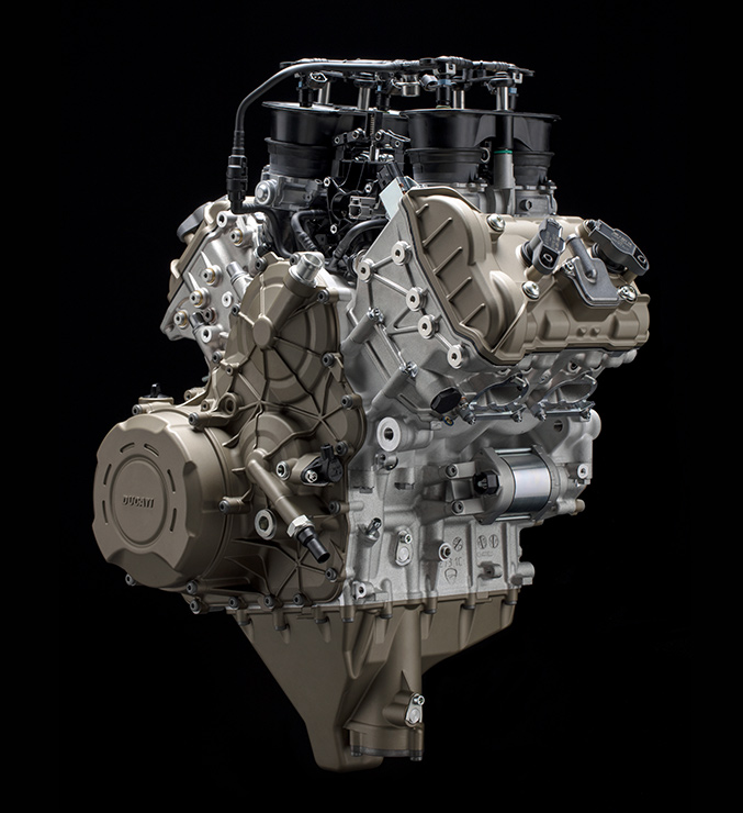 D16Stradale-Carousel-V4-90-677x740