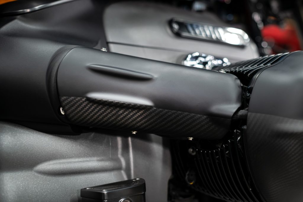 P90448872_lowRes_bmw-r-18-m-01-2022