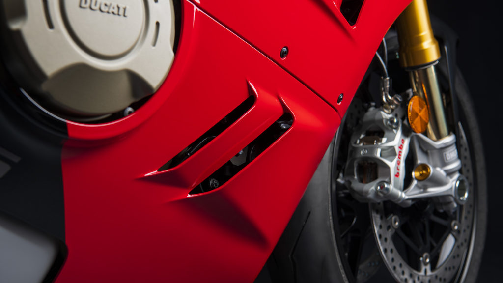 Panigale-MY22-Accessoriate-17-Gallery-1920x1080
