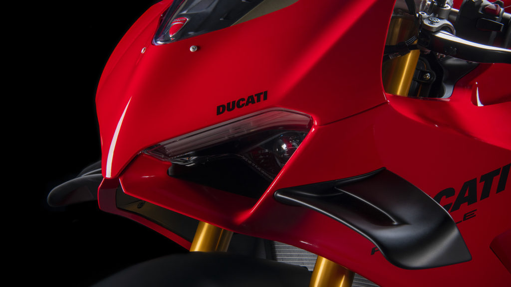 Panigale-MY22-Accessoriate-17-Gallery-1920x1080