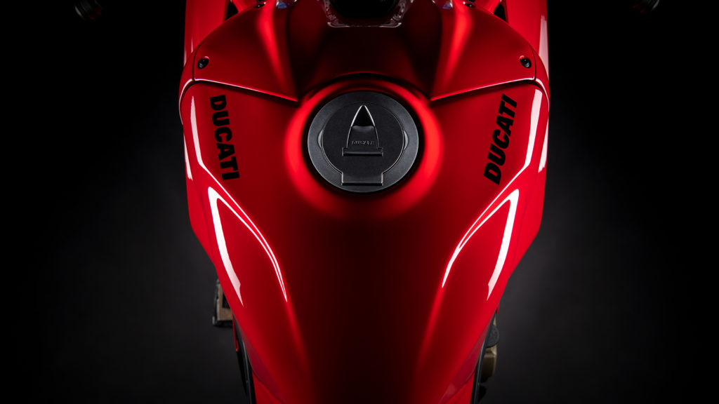 Panigale-MY22-Accessoriate-17-Gallery-1920x1080