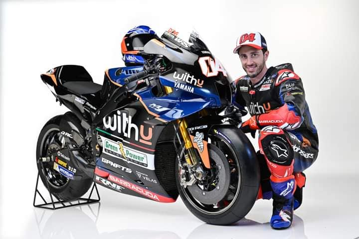 -1WithU-Yamaha-RNF-MotoGP-Racing
