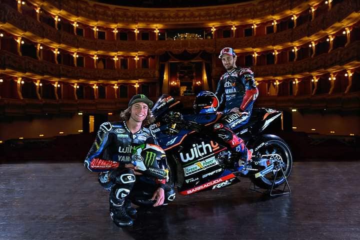 -1WithU-Yamaha-RNF-MotoGP-Racing