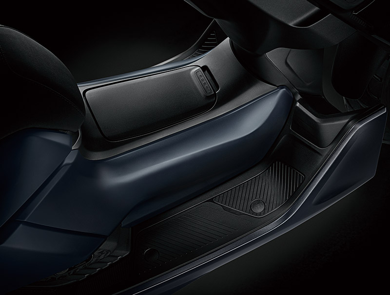 Yamaha-EMF-Electric-Scooter-6