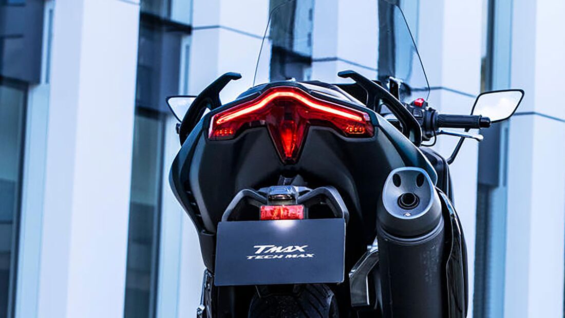 2022-Yamaha-TMax-TechMax