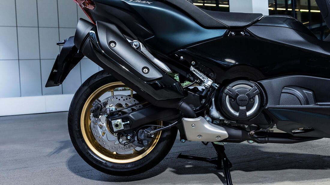2022-Yamaha-TMax-TechMax