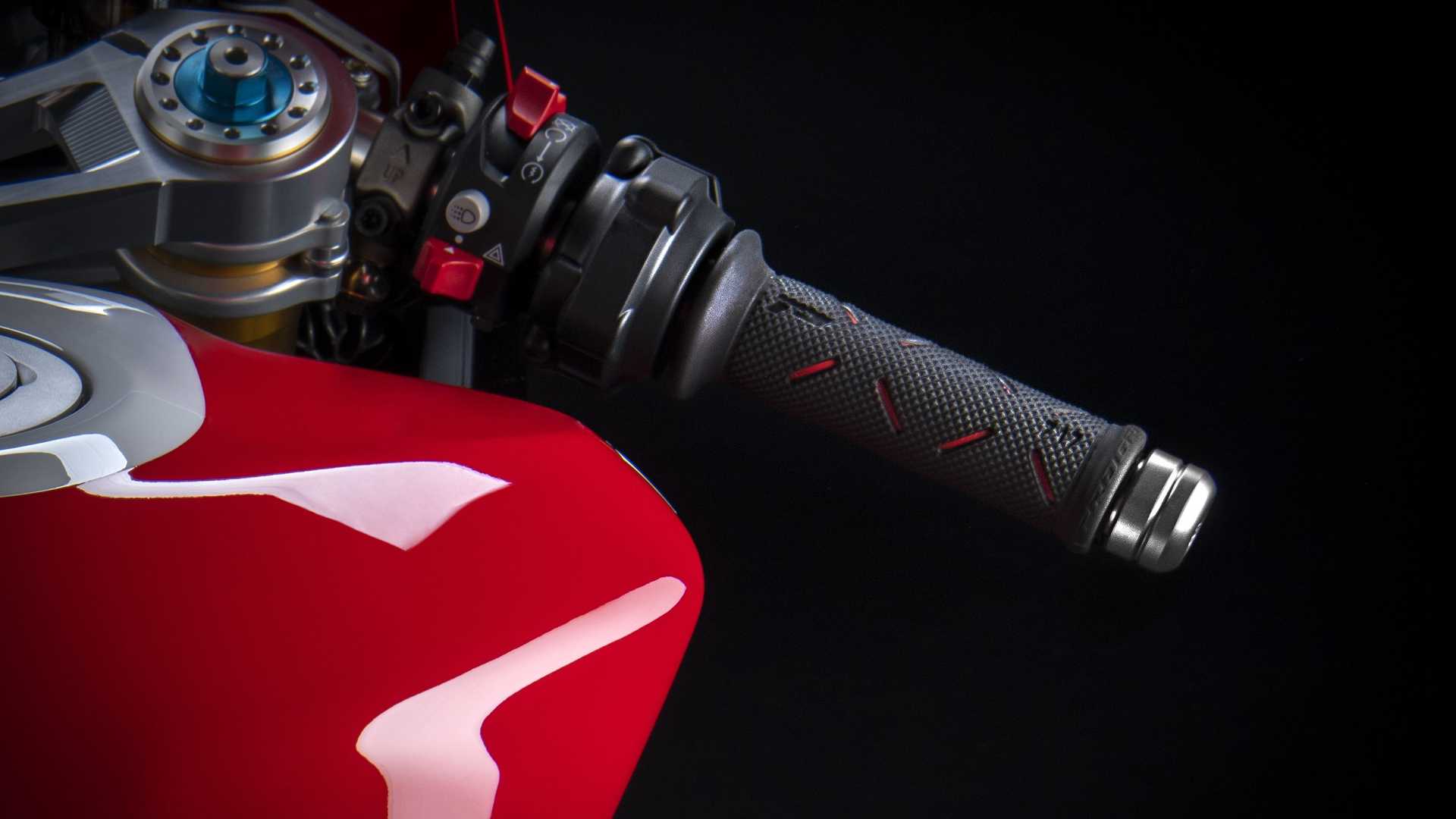 ducati-panigale-v2-bayliss-1st-championship-20th-anniversary-edition-17